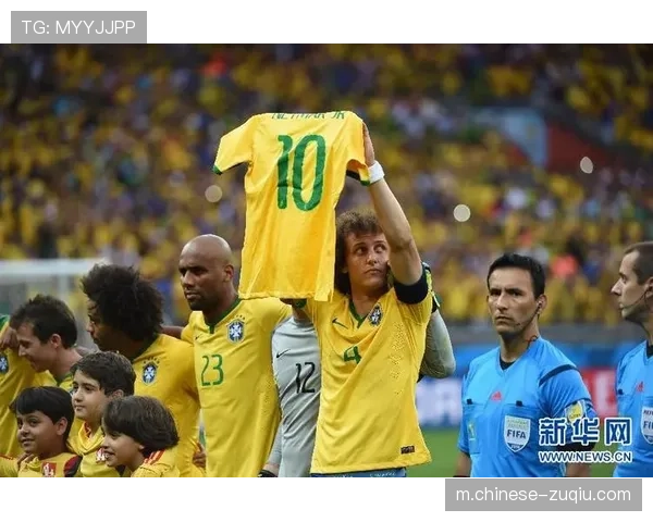 维尼修斯分享佩德里拽球衣瞬间 周日比赛圆满落幕